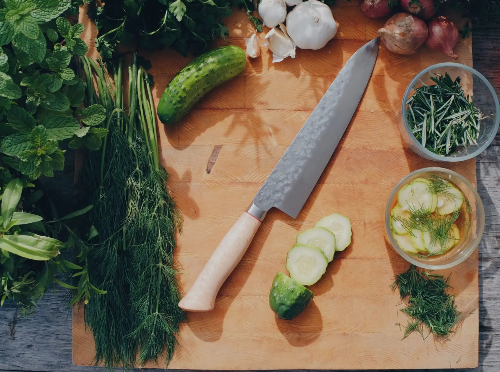 Types of kitchen knives and their uses