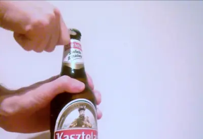 (4 Quick steps) how to open beer bottle with keys