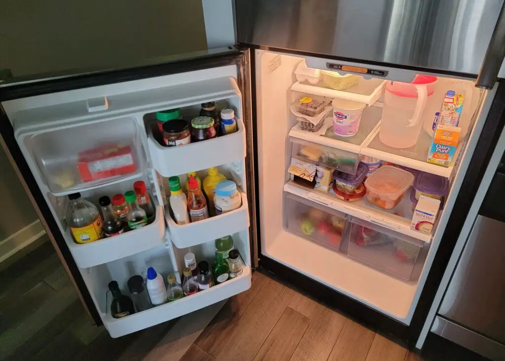 Close the freezer door - Freezer door left open? Here's what to do