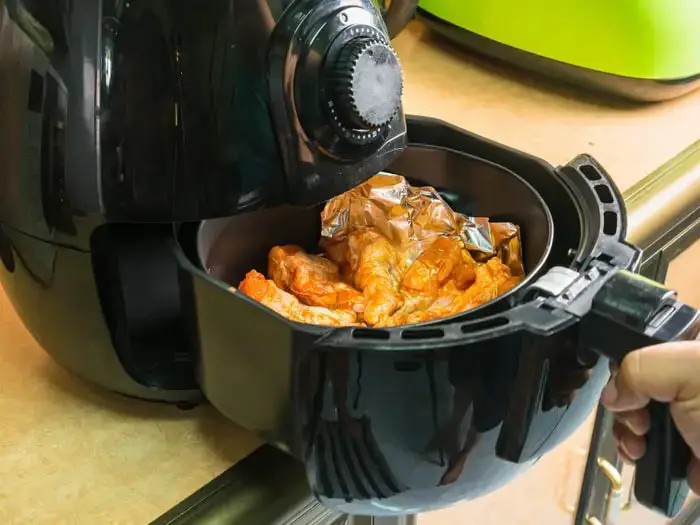 Can you put metal in an air fryer: Foods