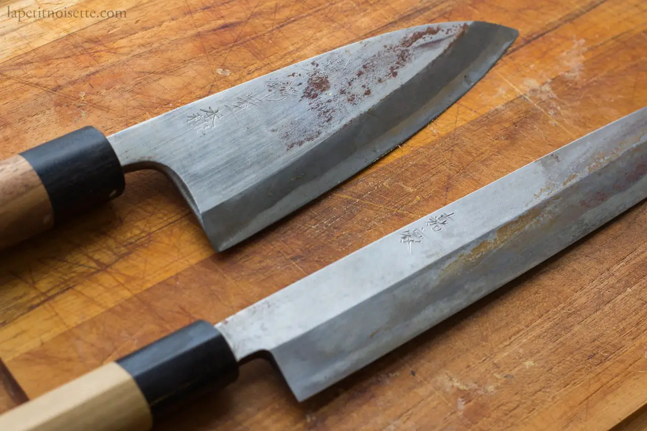 how to remove rust from carbon steel knife
