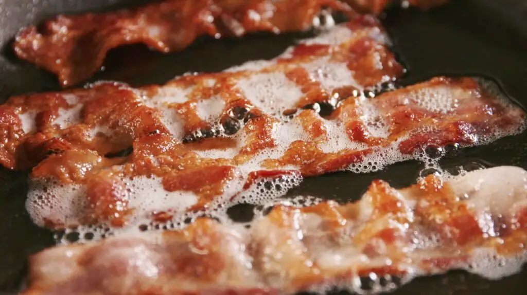 Recommendations on how to tell if bacon is done
