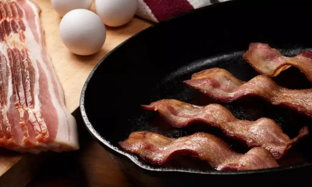 Recommendations on how to tell if bacon is done